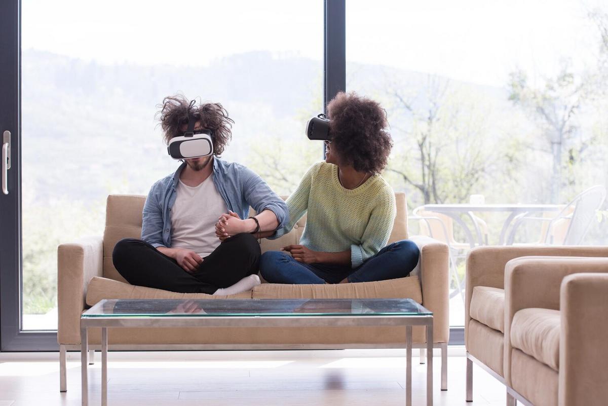 The Role of Virtual Reality in Remote Collaboration