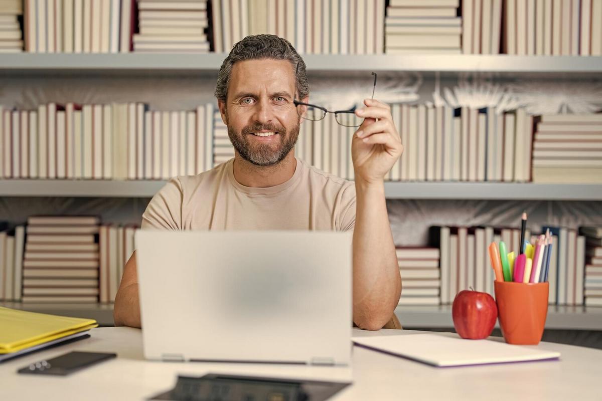 Essential Online Courses to Boost Your Career Prospects